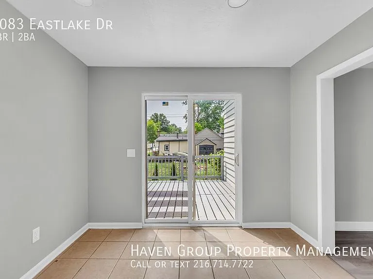 1083 Eastlake Dr — Photo 9