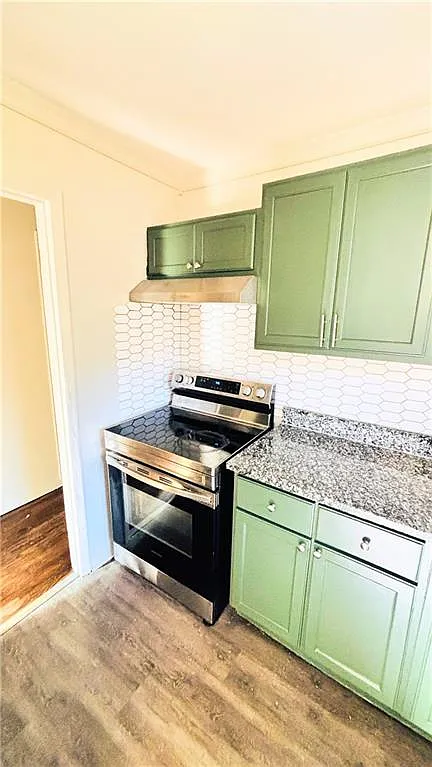 5 bed, 2.0 bath, 2000 sqft, $2,500 — Photo 1