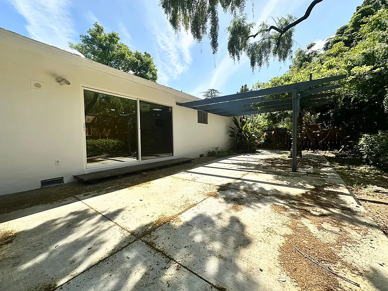 2214 Vineyard Ct — Photo 17