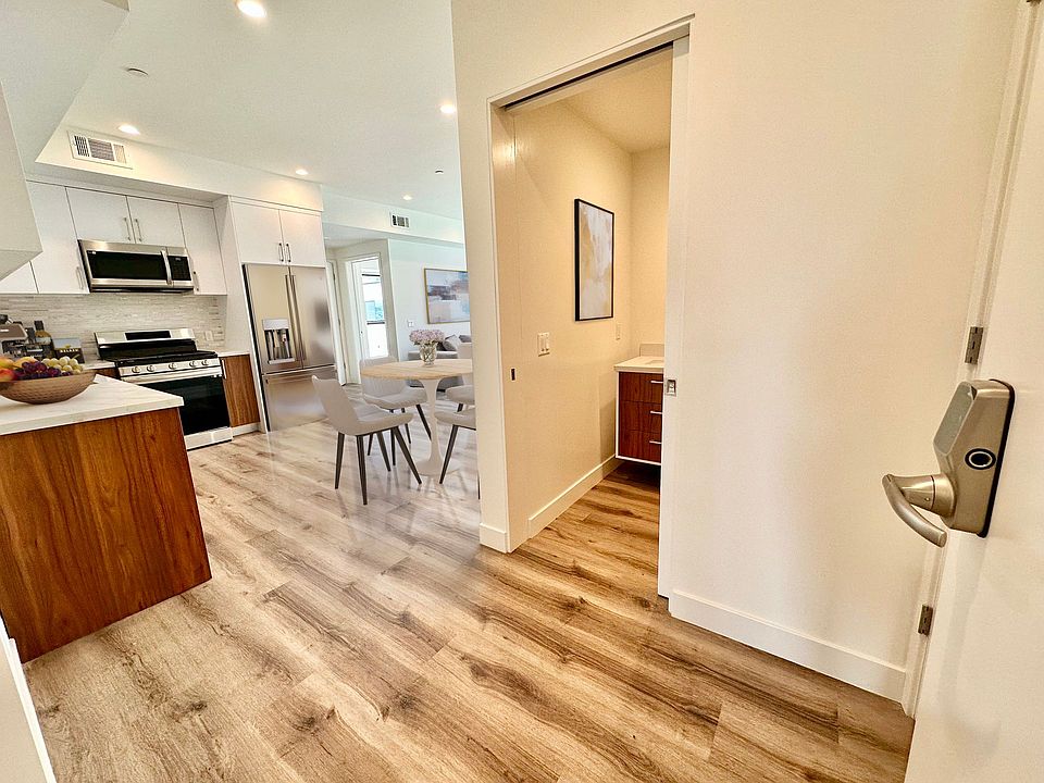 1st image of 4320 Inglewood Blvd #404