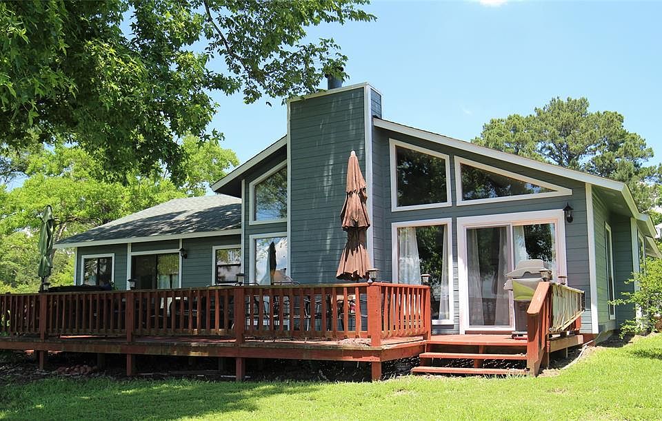 1st image of 678 Bridgeview Dr