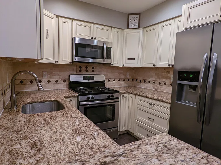 671 Snowdrop Ct — Photo 4