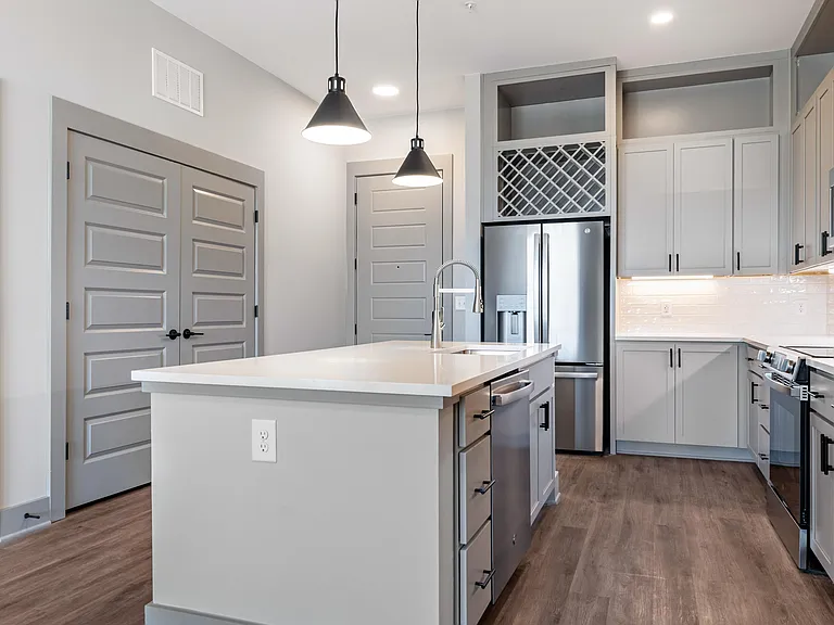 Meridian Cary — Photo 35