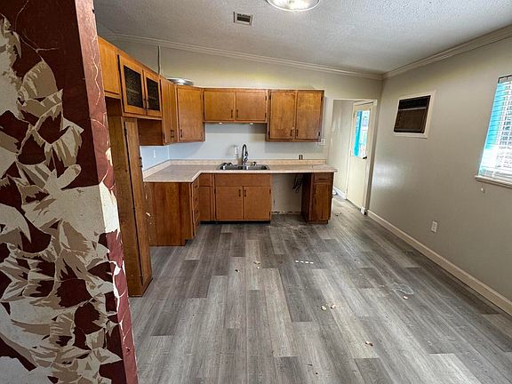 4th image of 655 Ralde Cir