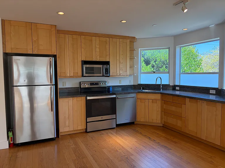 602 Shotwell St #1 — Photo 13