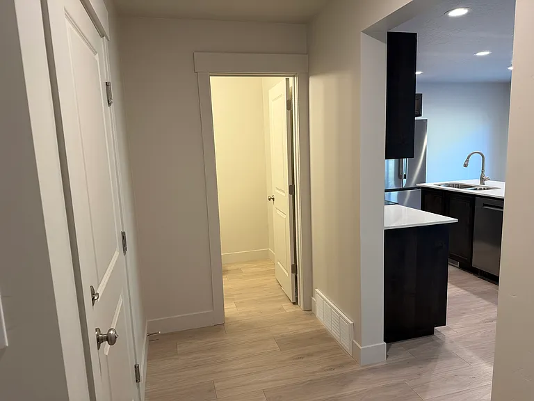 4013 S Woodland Ave — Photo 8