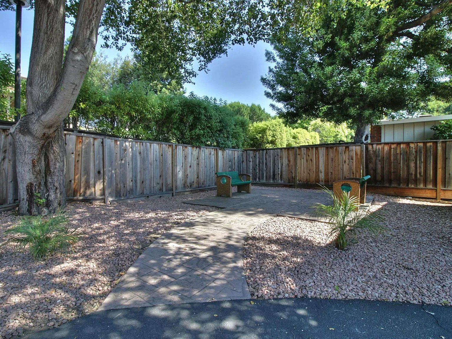 Studio, 350 sqft, $2,595 — Photo 3