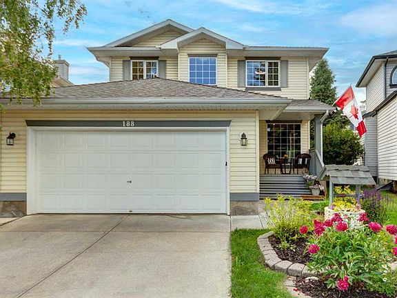 2nd image of 188 E Mount Selkirk Close SE