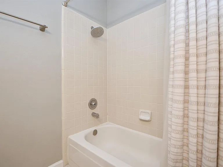 382 Wilcrest Dr — Photo 30