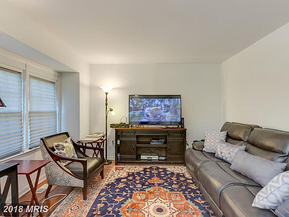 5th image of 800 Sycamore Ct
