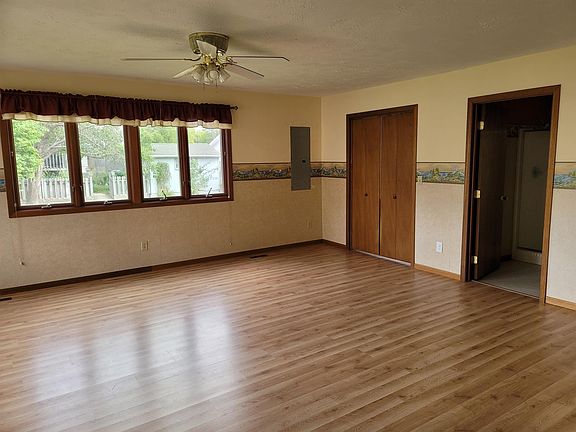 3rd image of 1308 E 33rd Dr