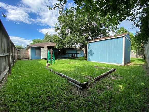 2nd image of 10114 Roseberry Dr