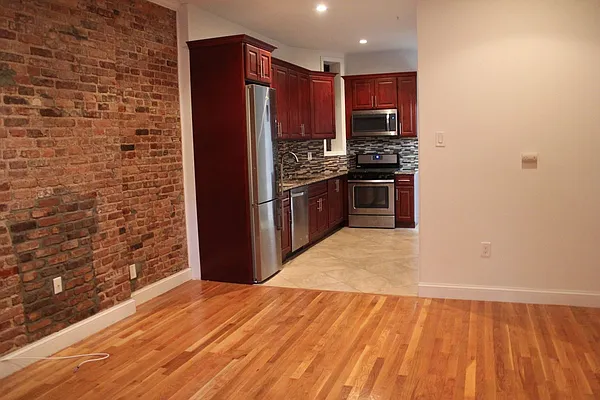 Rented by Hagstrom Management Inc | media 1