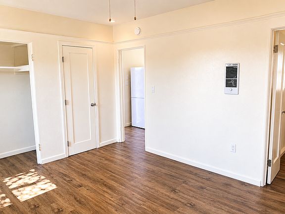 2nd image of 4441 Mississippi St #4447-1/2