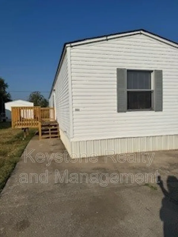 3 bed, 2.0 bath, 1120 sqft, $850 — Photo 1