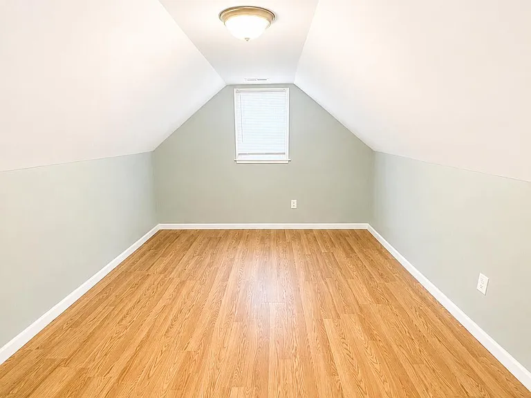 1103 Colonial Ave — Photo 22