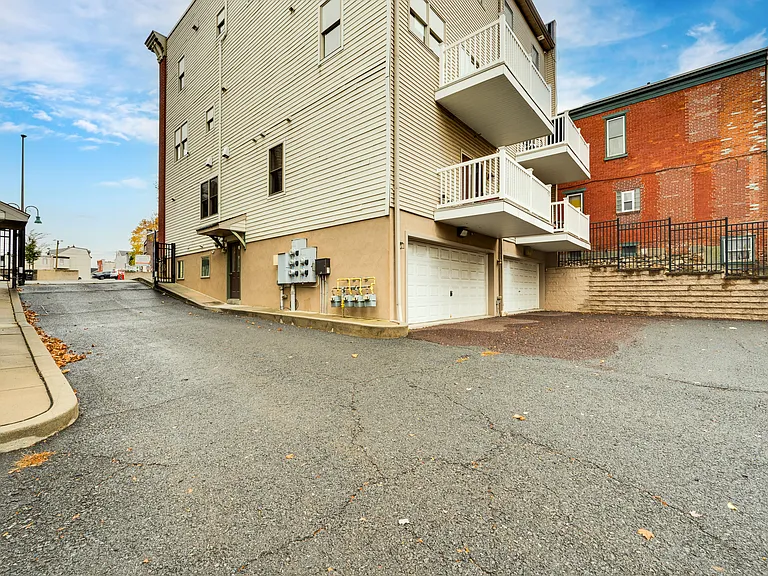 1016B Penn St #A — Photo 14
