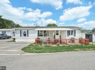 883 E Main St TRAILER 13, Ephrata, PA 17522