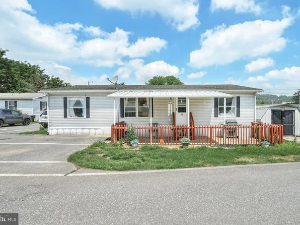 883 E Main St Trailer 13, Ephrata, PA 17522