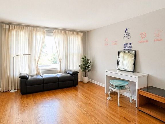 2nd image of 8405 Melvina Ave