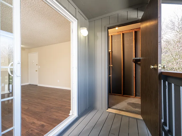 1 Bed 1 Bath Standard - 652 Sq Ft 1 Bed 1 Bath Standard - 652 Sq Ft