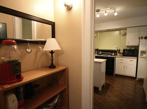 4th image of 149 Lawrence Ave #1