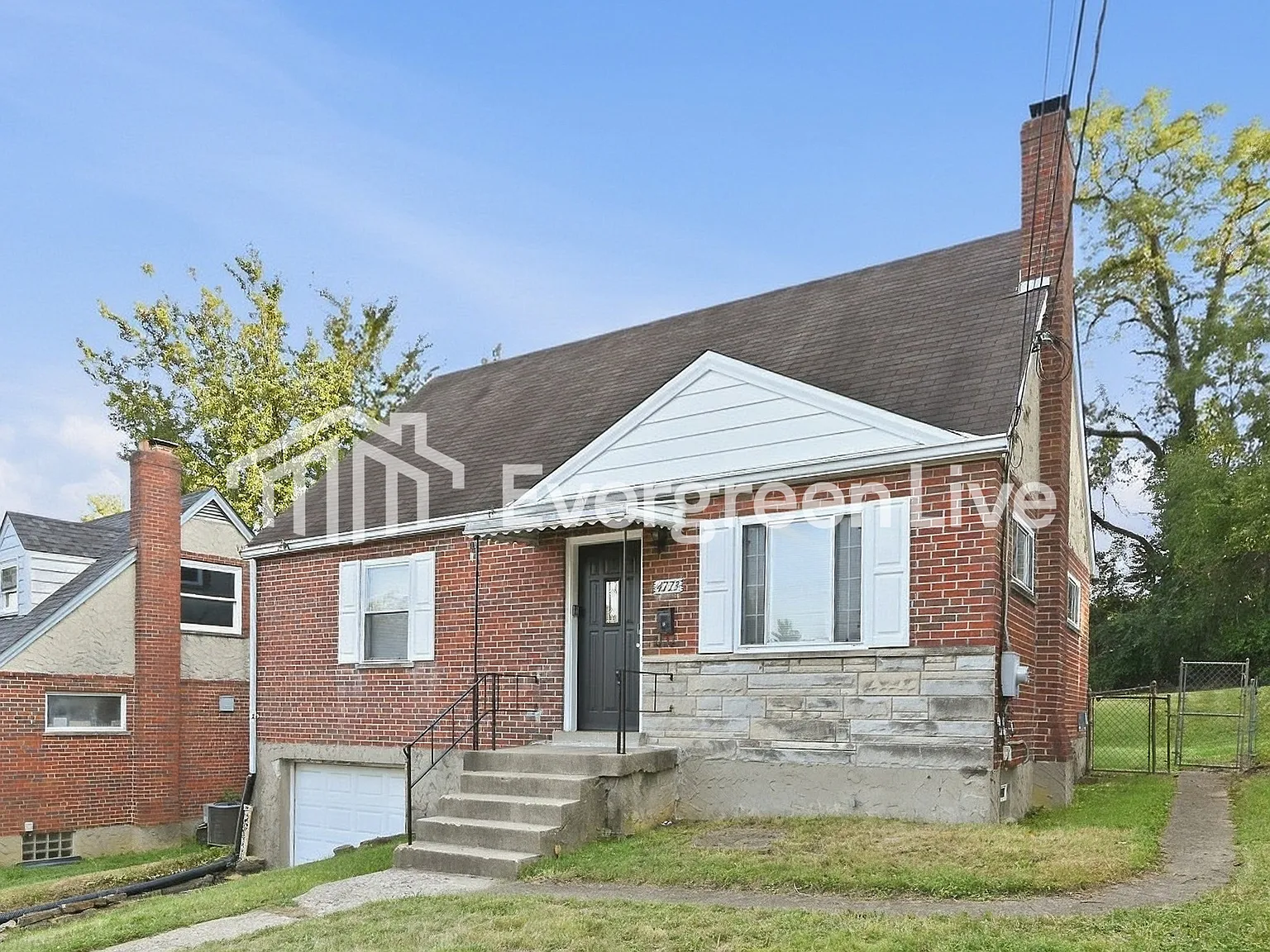 4 bed, 1.0 bath, 1221 sqft, $1,645 — Photo 2