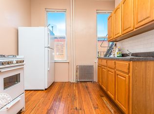 577 Onderdonk Ave #2B, Ridgewood, NY 11385