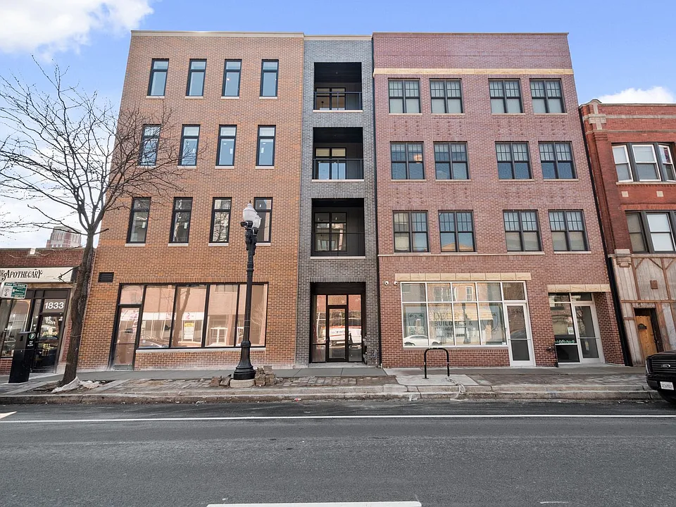 1839 W Irving Park Rd