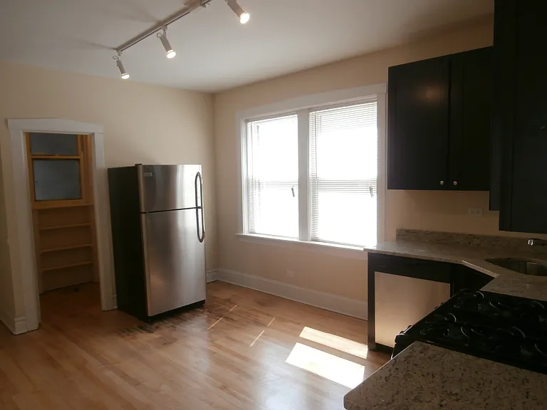 3115 N Monticello Ave — Photo 7