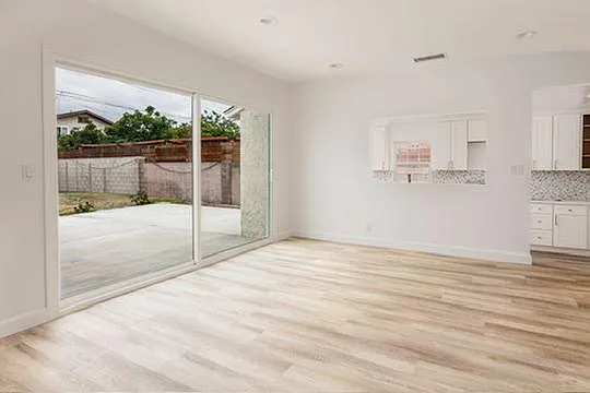 13913 McNab Ave — Photo 3