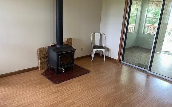 4th image of 637 200th AVENUE