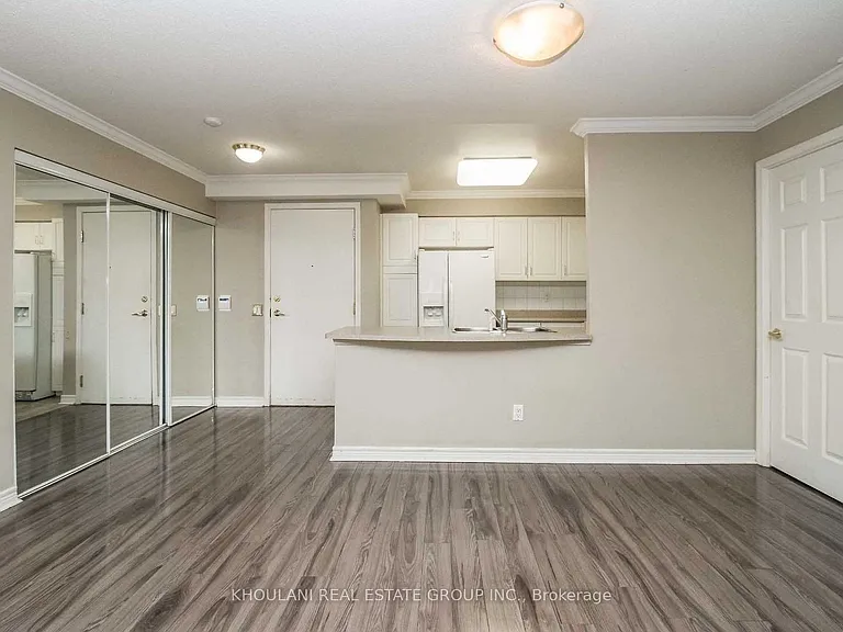 35 Kingsbridge Garden Cir #312 — Photo 12