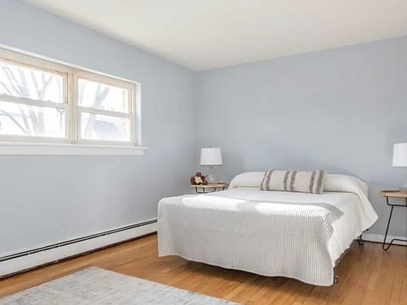 4th image of 20-24 Terhune St #24B
