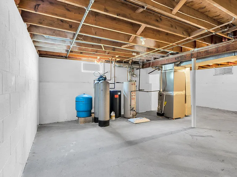 6 Marybeth Ct — Photo 43