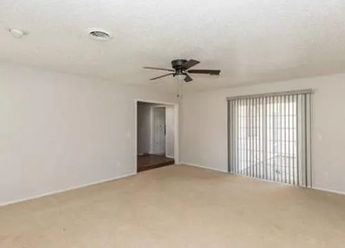 6715 Columbia Ln — Photo 4