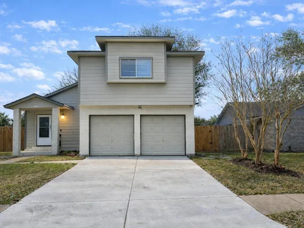 1111 W Brompton Dr, Pearland, TX 77584