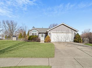 249 Bastian Dr, Sugar Grove, IL 60554