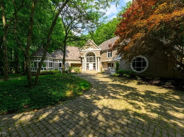 3681 Oak Glen Cir NW, North Canton, OH 44720