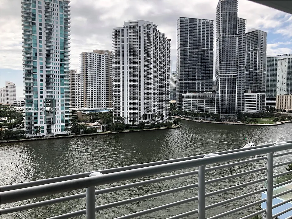 335 Biscayne Blvd #1405