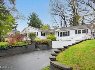 22 Meridian Ln, Ballston Lake, NY 12019
