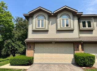 1009 Arbor Ct, Mount Prospect, IL 60056