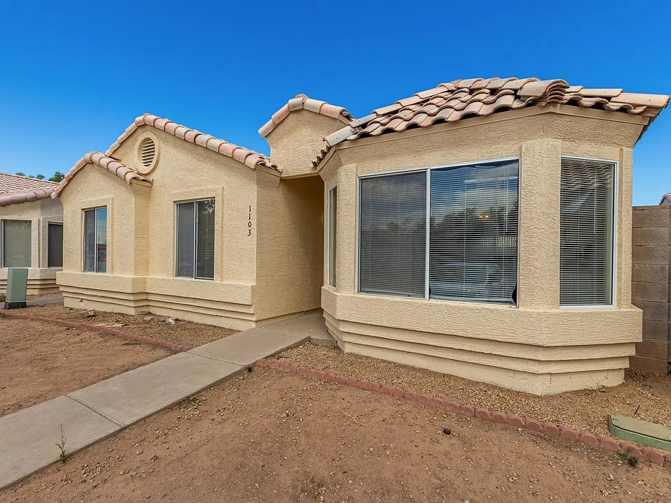 8520 W Palm Ln #1103