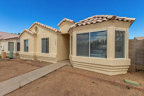 8520 W Palm Ln Photo 1