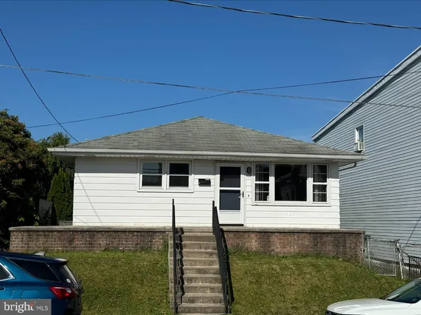 318 S Balliet St, Frackville, PA 17931