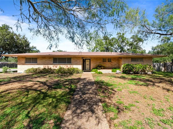 901 E Henderson St, Bishop, TX 78343
