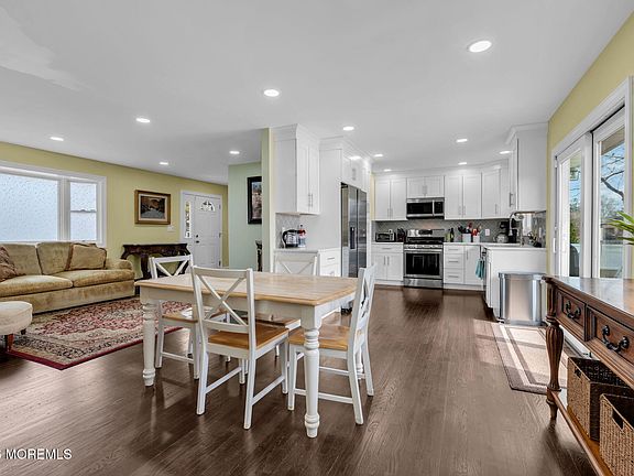 4th image of 14 Riveredge Road