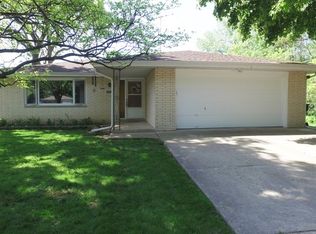 2921 Ellis St, Waukegan, IL 60085