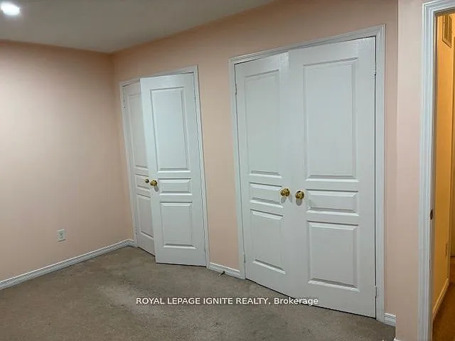 11 Curran Hall Cres — Photo 24