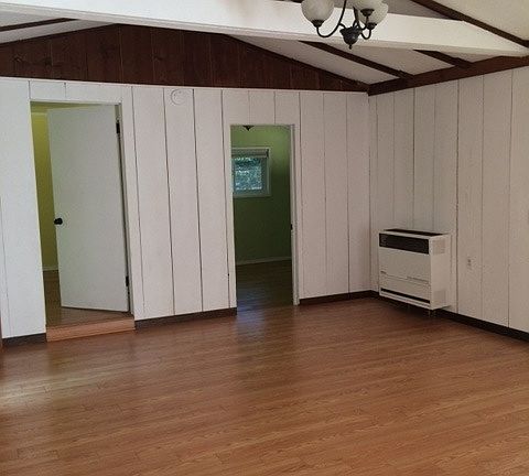 2nd image of 815 River Dr